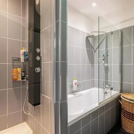 Luxury Near Eiffel Tower 2 Bedrooms Appartamento Parigi