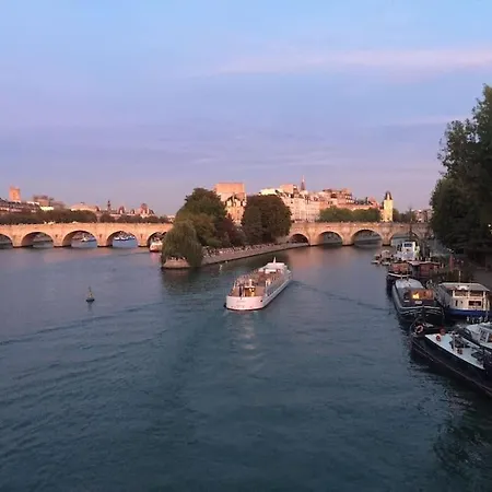 Luxury Near Eiffel Tower 2 Bedrooms * Parigi